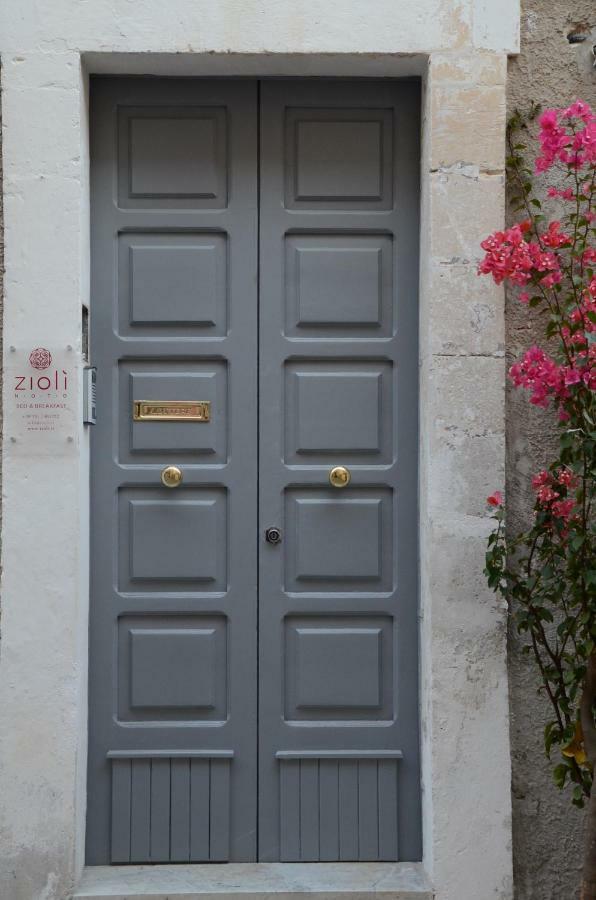 Zioli Bed & Breakfast โนโต ภายนอก รูปภาพ